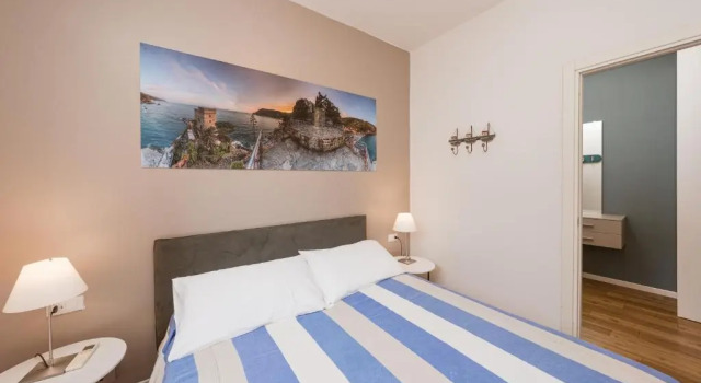 Poseidon Apartment 011019-LT-0180