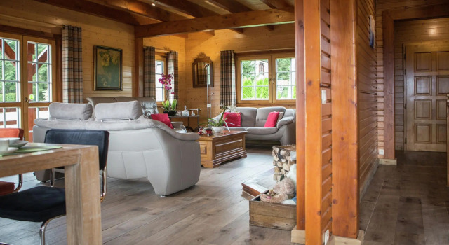 Affluent Chalet in Septon with Whirlpool, Sauna, Hot Tub