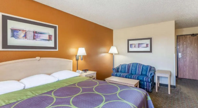 Номер Standard Super 8 by Wyndham Charlotte/Amusement Park Area