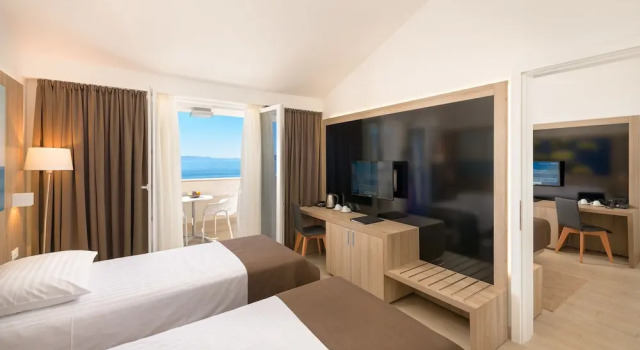 Семейный номер Standard с балконом и с видом на море Medora Auri Family Beach Resort