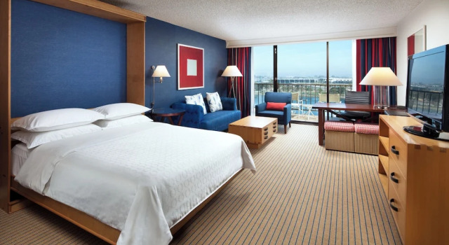 Люкс Bay Tower Executive c 1 комнатой с балконом Sheraton San Diego Resort