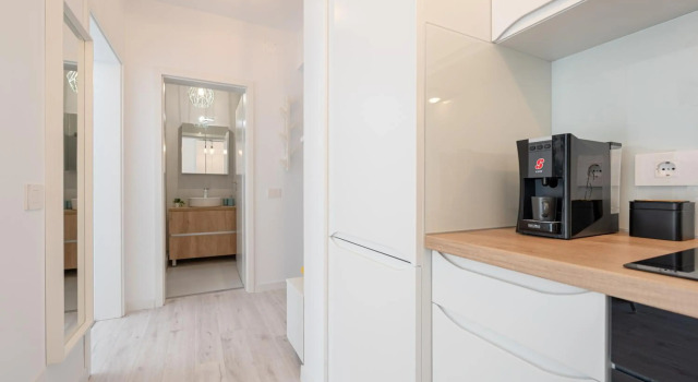 Trendy flat by the University