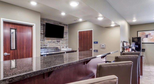Cobblestone Inn & Suites - Holdrege, Prenota Hotel Hotel a Nebraska con parcheggio, Parcheggio