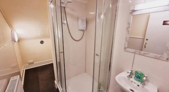 Трёхместный номер Standard Roy Bridge Hotel