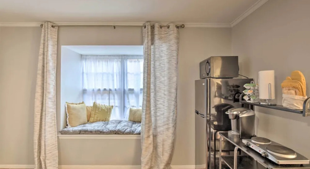 ~ 10 Mi to Downtown: Quiet Dallas Studio, Забронировать Апартаменты/квартира Даллас Dallas - Fort Worth Metropolitan Area