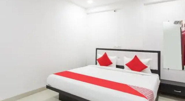 OYO 27655 Hotel Vinayak