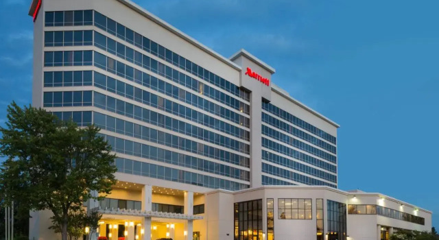 Holiday Inn Select Memphis East, Book Hotel Memphis Tennessee, near The Crystal Shrine Grotto