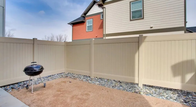 Апартаменты Modern Townhome ~ 3 Mi to Dtwn Grand Junction