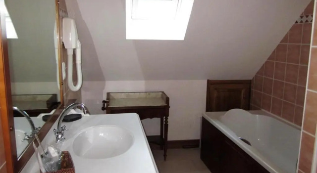 Полулюкс Hôtel Le Manoir De Mathan Crépon à la campagne 5 mn dArromanches et 10 mn de Bayeux