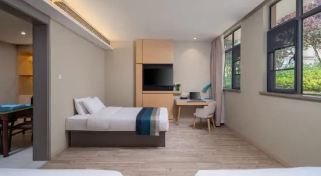 Люкс Homeinn Selected Hotel (Kunming Changshui Airport Hangcheng)