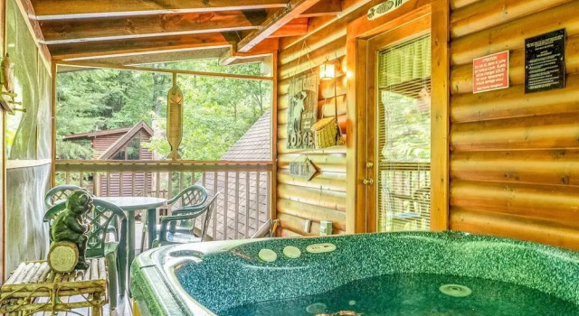 Коттедж Relaxing Eagles Ridge Getaway Hot Tub