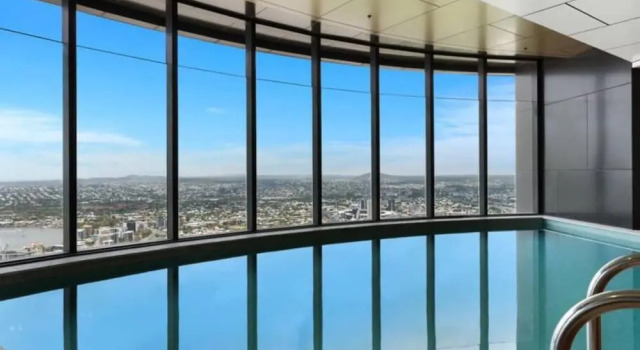 Апартаменты с балконом 2BR Luxury Skytower CBD Pool Gym Netflix