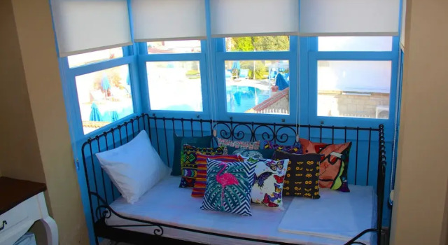 Четырёхместный семейный номер Standard Alacati Viola Hotel