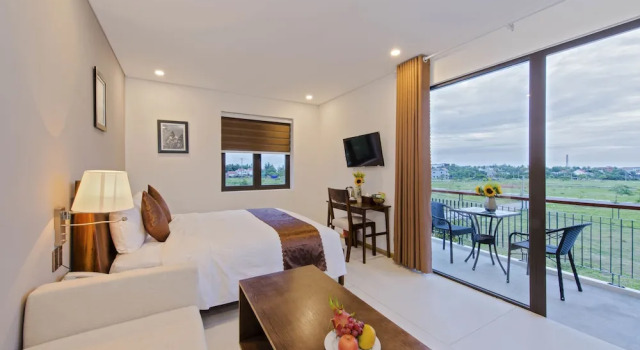 Двухместный номер Deluxe с балконом и с видом на реку Sun Paradise Villa Hoi An