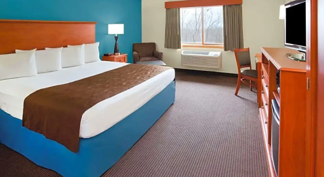 Четырёхместный номер Standard AmericInn by Wyndham Chanhassen