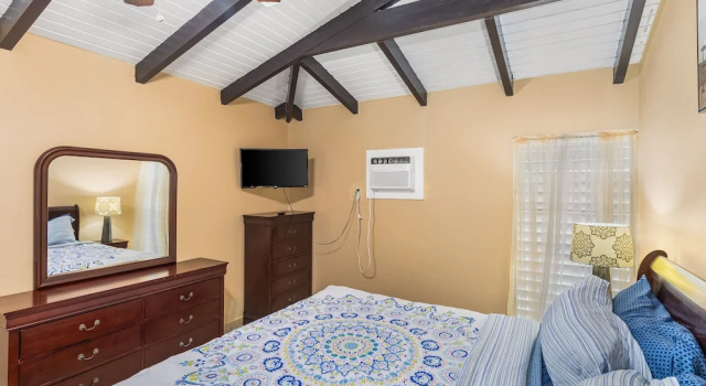 Caribbean View Your Way 1 Bedroom Condo by RedAwning