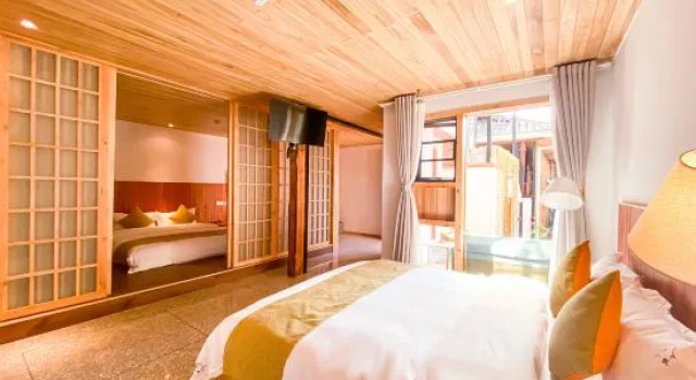 Люкс Deluxe с видом на сад Liangzhu Meisu Hostel