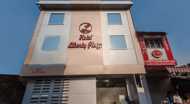 Hotel Liberty Plaza, Забронировать Отель Отели штата Махараштры 3 звезды, 3*