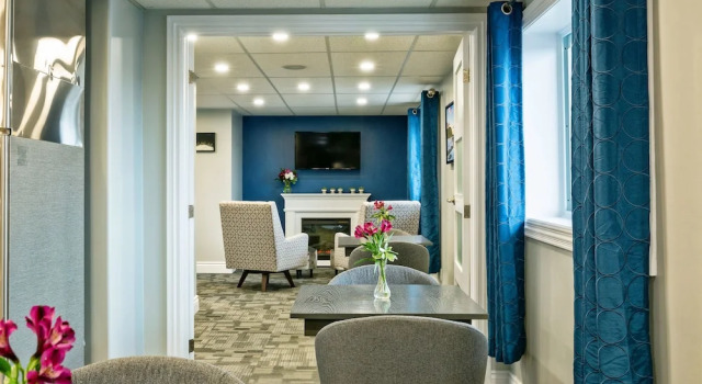 Royal Inn & Suites, Забронировать Отель Хэппи-Вэлли-Гуз-Бэй провинция Ньюфаундленд и Лабрадор