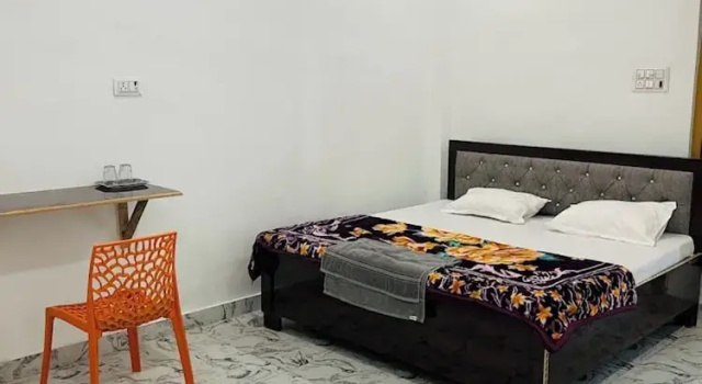 Двухместный номер Deluxe Goroomgo Ayodhya Dham Guest House Ayodhya
