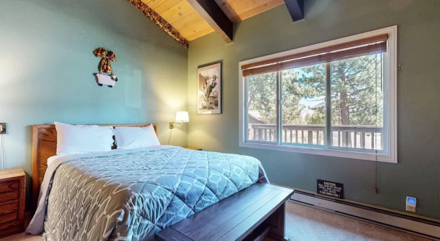 Chateau Blanc 25 Cozy with Gorgeous Mountain Views, On the Shuttle Route, by RedAwning