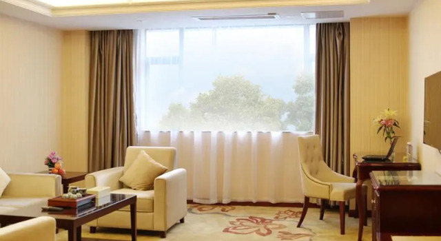 Люкс Business Vienna Hotel Foshan Nanhai City Square