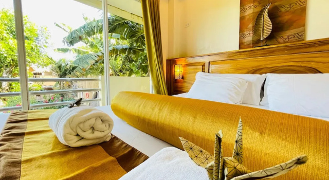 Люкс с видом на бассейн Palms Cove Resort