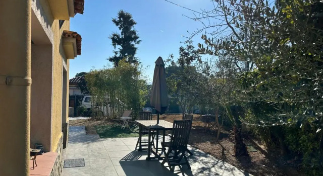 Коттедж с 4 комнатами Tu Casa en Barcelona