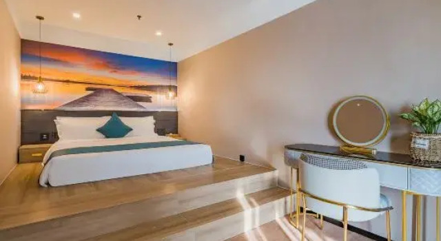 Люкс Business Meichen Hotel (Jiangmen 33 Xu Street Diwang Plaza)