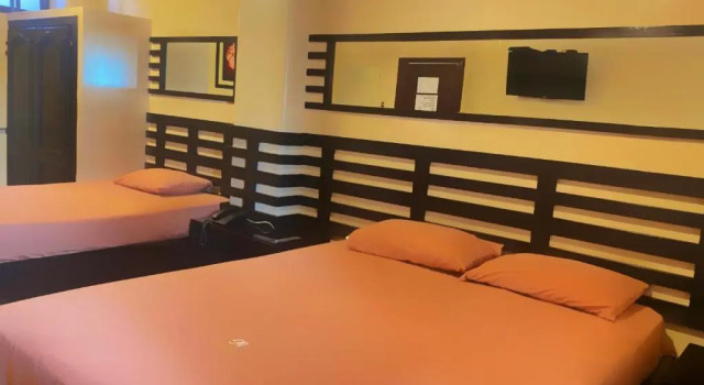 Трёхместный номер Standard Hostal Montesa