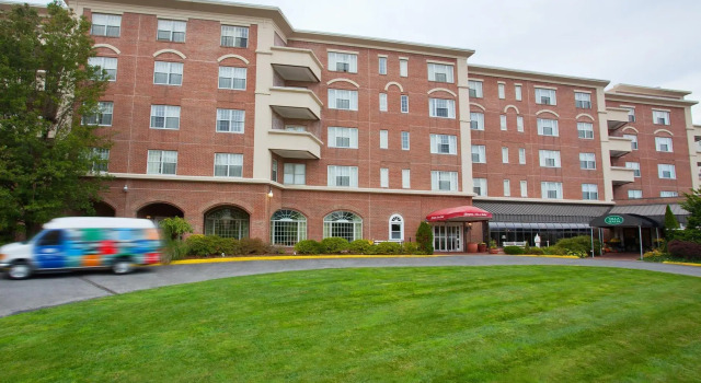 Люкс c 1 комнатой с балконом Hampton Inn & Suites Stamford