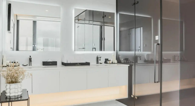 One Riviera Hotel and Residences, Rezerwuj Hotel Hotele w Prowincja Wientian z basenem, Basen