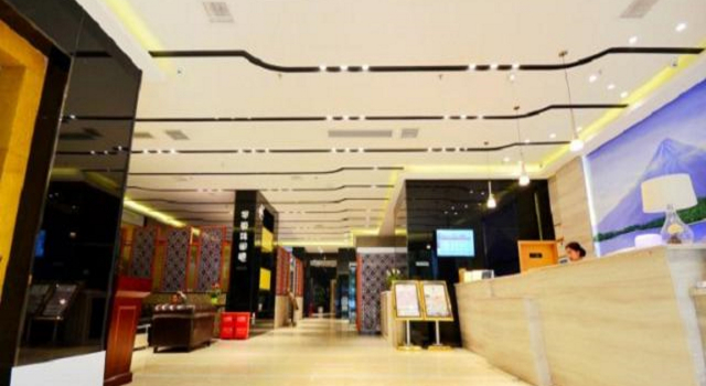 Lavande Hotel Wuhan Nanhu WalMart Branch, Забронировать Отель Отели Уханя с парковкой, рядом с Пешеходная улица Цзянхань, Парковка