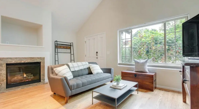 Коттедж 1 Mi to Dtwn: Stylish Denver Home w/ Patio