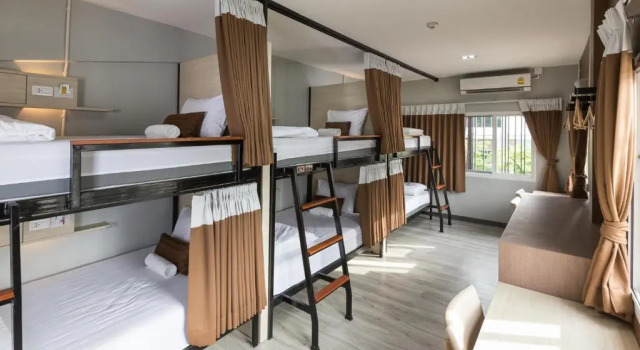 Кровать в общем номере (мужской номер) Siam Stadium Hostel
