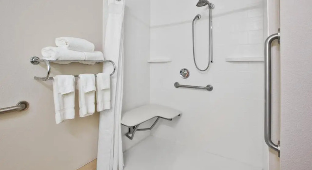 Студия Holiday Inn Express & Suites Milford by IHG