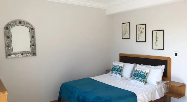 Четырёхместный номер Standard с балконом и с видом на сад Suites Sevilla