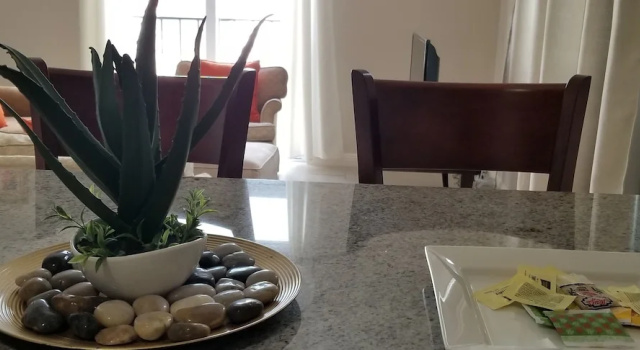 Апартаменты c 1 комнатой с балконом New Kingston Guest Apt at Kingsway