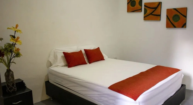 Birds Hostel, Забронировать Хостел Отели Картахены с парковкой, рядом с Bolivar Park, Парковка