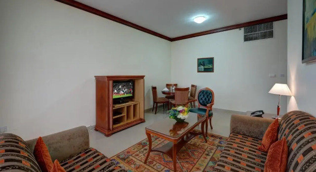 Люкс Mourouj Hotel Apartments