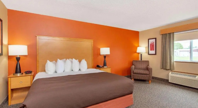 Номер Standard AmericInn by Wyndham Boscobel