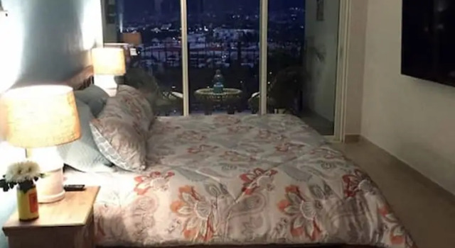 Номер Standard с балконом Spectacular Ocean Front 21st Floor