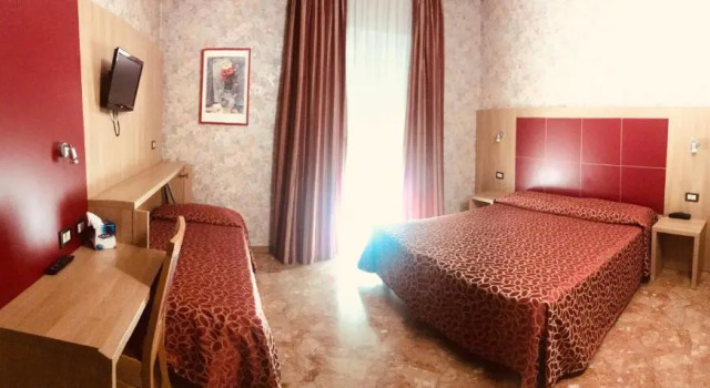 Трёхместный номер Hotel San Carlo