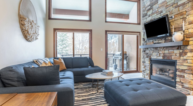Cloud 9 by Avantstay Located at the Base of Vail Ski Resort w/ Community Pool & Hot Tub, Забронировать Курортный отель Отели Вейл с парковкой, Парковка