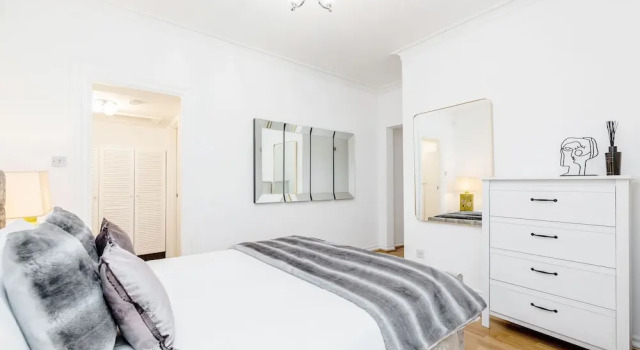 Earls Court Road Apartments