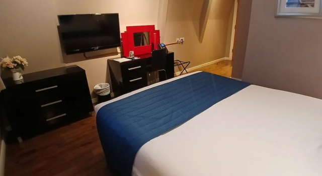 Двухместный номер Standard без окна Отель Royal Cardiff by Belvilla