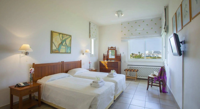 Alia Seafront Suite