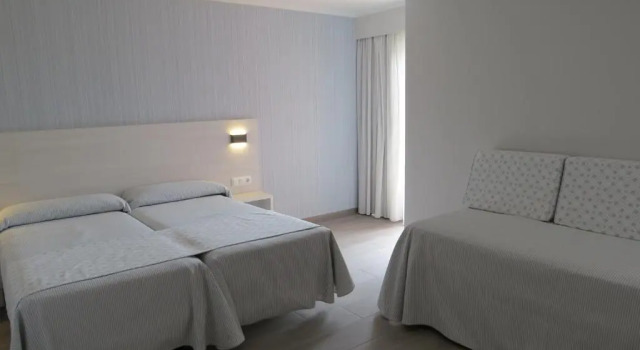 Трёхместный номер Standard Hotel La Lanzada