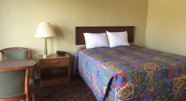 Quick Stop Motel, Book Motel Round Prairie Umpqua Valley