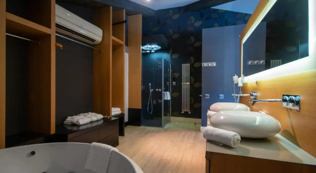 Люкс Пентхаус Vernazza Suites